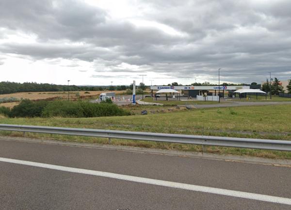 EXCLUSIVITÉ à vendre terrain commercial de 6 861,00 m² VITRY EN CHAROLLAIS (71) Emplacement n°1-RCEA