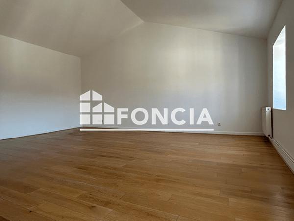 Location Appartement 4 pièces 100.9 m² - 14 RUE BAZOGES La Rochelle 17000