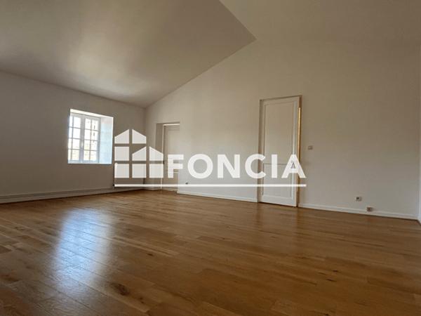 Location Appartement 4 pièces 100.9 m² - 14 RUE BAZOGES La Rochelle 17000