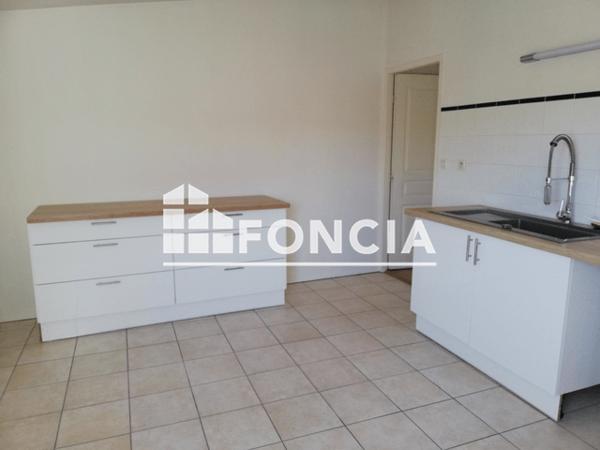 Location Appartement 4 pièces 100.9 m² - 14 RUE BAZOGES La Rochelle 17000