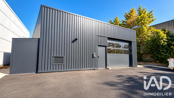 Immeuble à vendre 1 900 m² Unieux