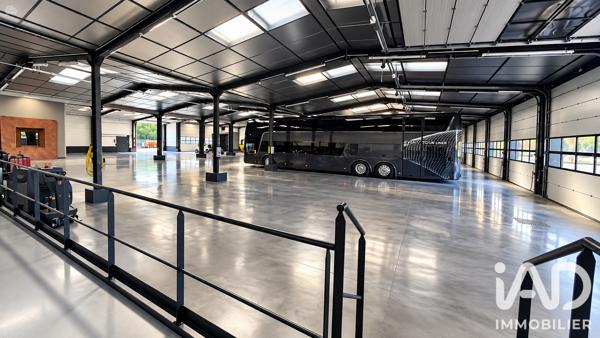 Immeuble à vendre 1 900 m² Unieux