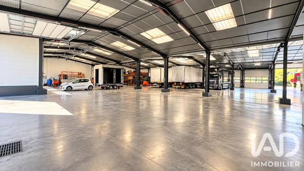 Immeuble à vendre 1 900 m² Unieux
