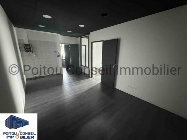 Local tertiaire ou service 120m2 idéalement placé