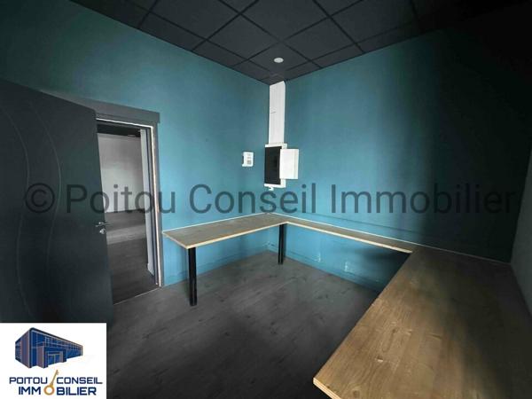 Local tertiaire ou service 120m2 idéalement placé