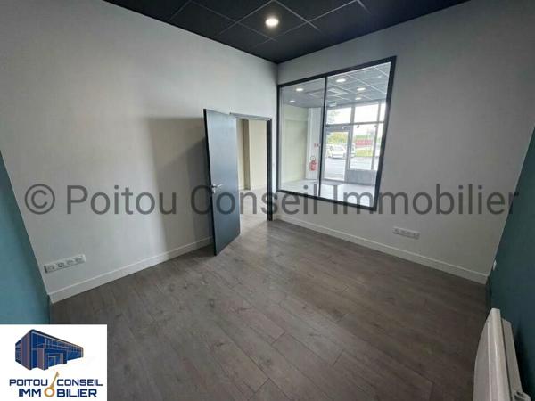 Local tertiaire ou service 120m2 idéalement placé