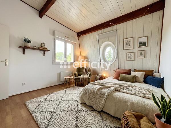 Appartement
         3 pièces
        - 94 m² 265 000 € *