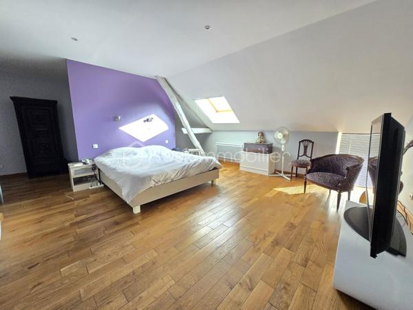 Maison en pierre de 400 m²