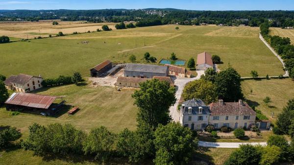 Vente                                                      Propriété
                        
                     10 pièces                      310 m2                     à Bergerac