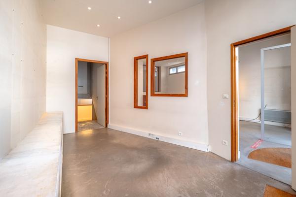 Local · Vente Paris (75020) 171m²