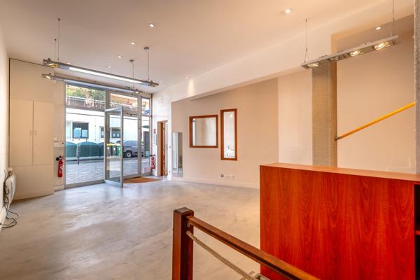 Local · Vente Paris (75020) 171m²