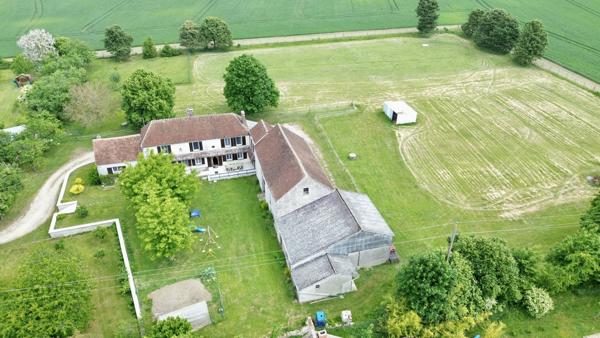 Coulommiers (77120) Propriété avec terrain de 1,25 hectares.