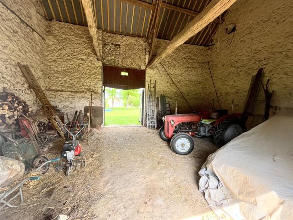 Coulommiers (77120) Propriété avec terrain de 1,25 hectares.