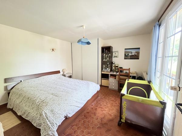 Coulommiers (77120) Propriété avec terrain de 1,25 hectares.