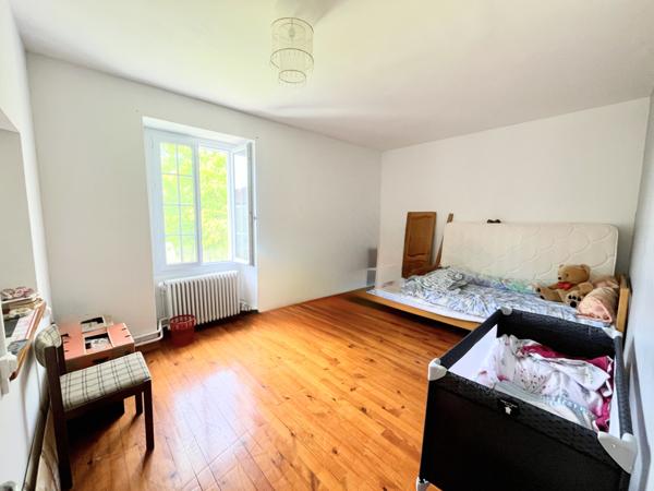 Coulommiers (77120) Propriété avec terrain de 1,25 hectares.