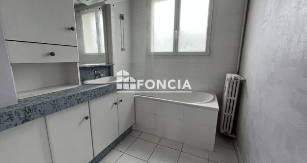 Location Appartement 3 pièces 64.45 m² - Laval 53000