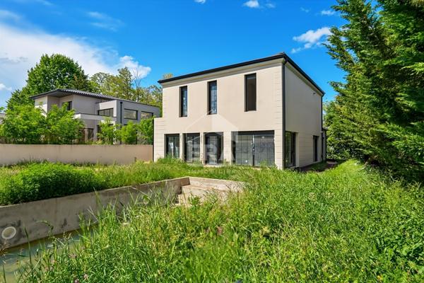 Maison contemporaine avec piscine - Écully, au calme
