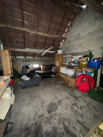 Maison de ville avec cour et dépendance