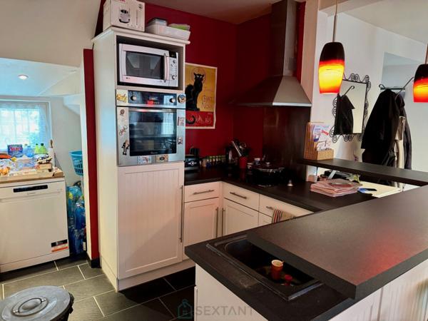 Maison de ville avec cour et dépendance