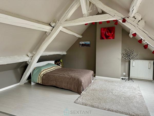 Maison de ville avec cour et dépendance