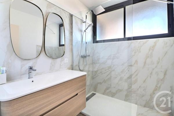 Appartement F3 à vendre  3 pièces - 64,82 m2 ST RAPHAEL - 83
