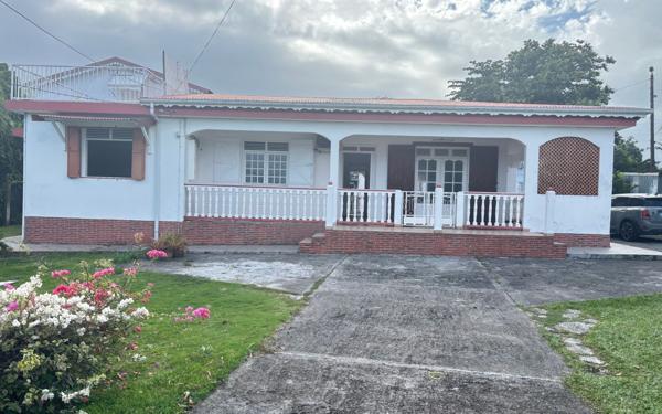 Maison à vendre    4 pièces •  Capesterre-Belle-Eau