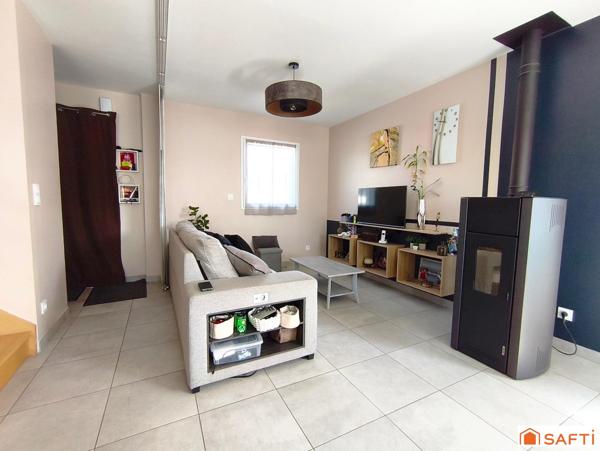 Maison contemporaine de 2019 avec commodités à pied