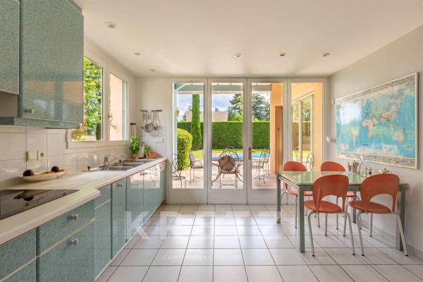 Remarquable maison d’architecte de 370 m² avec Piscine et parc arboré