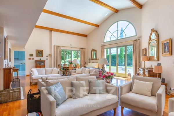 Remarquable maison d’architecte de 370 m² avec Piscine et parc arboré
