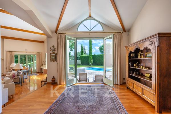 Remarquable maison d’architecte de 370 m² avec Piscine et parc arboré