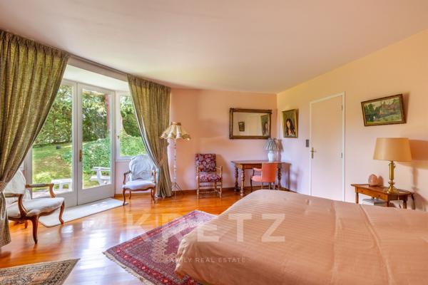 Remarquable maison d’architecte de 370 m² avec Piscine et parc arboré