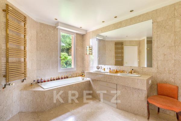 Remarquable maison d’architecte de 370 m² avec Piscine et parc arboré