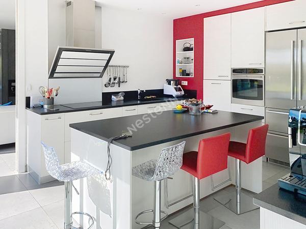 Maison d'architecte contemporaine, à La Cadiere D'Azur de 12 pièces de 280 m²