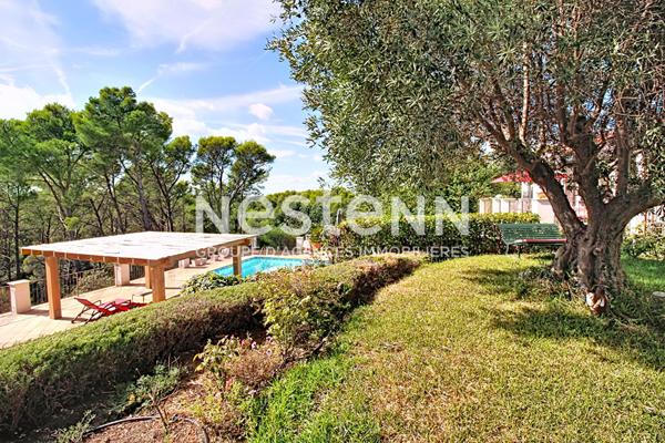 A VENDRE FLAYOSC Propriété 4 chambres 230 m² avec VUE PISCINE GARAGE