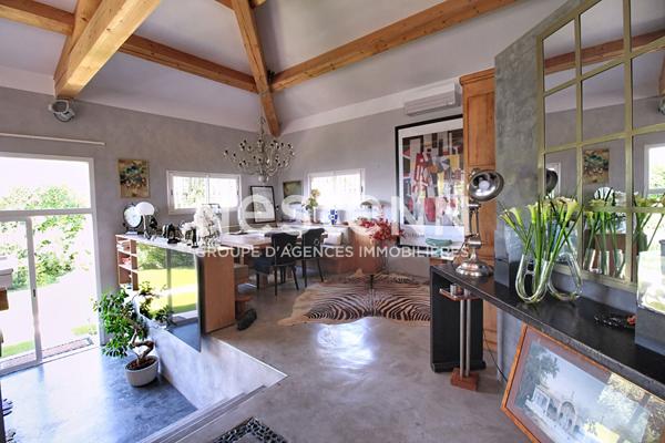 A VENDRE FLAYOSC Propriété 4 chambres 230 m² avec VUE PISCINE GARAGE