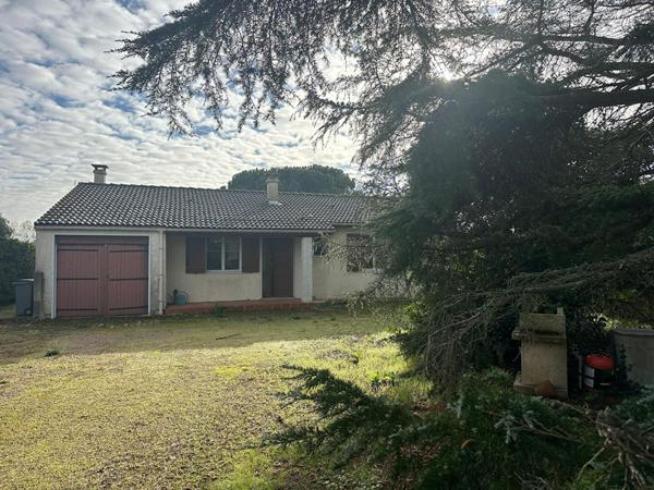 VILLA 4 pièces avec garage, dépendance à aménager et possibilité de division du terrain.