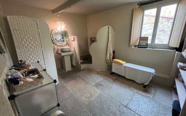 Maison à vendre    7 pièces • 164 m2 Barbentane