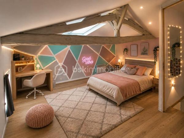 Dans un environnement paisible, au cœur d’un charmant hameau, découvrez cette authentique maison charentaise offrant environ 98 m² habitables, complétés par près de 100 m² attenants à aménager selon vos envies.

Implantée sur un superbe terrain arboré de 3 200 m² exposé plein sud, cette propriété séduira les amoureux de la pierre, de la nature et des projets offrant un véritable potentiel d’évolution.

🏡UN POTENTIEL RARE À EXPLOITER

La maison dispose actuellement de 98 m² habitables, comprenant 6 pièces dont 3 chambres, ainsi qu’un volume supplémentaire d’environ 100 m² à rénover et personnaliser.

Cette partie attenante bénéficie déjà de sa propre porte d’entrée, offrant de nombreuses possibilités :
création d’un logement indépendant, gîte, location saisonnière type Airbnb, espace professionnel ou agrandissement de la maison principale.

Le plancher est déjà en place dans cette partie, permettant de se projeter facilement dans un futur aménagement.

 🏡UNE MAISON QUI ASSOCIE CHARME & CONFORT
Façade en pierre pleine de caractère
Toiture en tuiles mécaniques refaite il y a environ 10 ans
Huisseries PVC double vitrage déjà installées
Vélux à l’étage avec stores électriques
Plomberie refaite à neuf
Électricité en grande partie reprise
Assainissement aux normes
Maison raccordée à la fibre

🌿 UN EXTÉRIEUR QUI INVITE À PROFITER DE LA NATURE

Le terrain de 3 200 m², arboré et exposé plein sud, offre un cadre particulièrement agréable avec une vue dégagée sur la campagne.

Vous profiterez notamment de :

🌿 Terrain arboré avec arbres fruitiers
🔥 Four à pain traditionnel
🚗 4 places de parking
☀️ Belle exposition plein sud
🌄 Vue dégagée et environnement naturel
🏡 Cadre calme et sans vis-à-vis immédiat
💡 LES + DE CETTE PROPRIÉTÉ

98 m² habitables + 100 m² de potentiel supplémentaire

Terrain de 3 200 m²

Possibilité de logement indépendant

Assainissement aux normes

Double vitrage, plomberie et électricité déjà en partie rénovés

Charme de la pierre associé aux équipements modernes

Commerces et établissements scolaires à seulement 4 km d'AUNAC et 6KM de MANSLE

❤️ UNE PROPRIÉTÉ AUX MULTIPLES PROJETS VOIR PHOTOS DE PROJECTION POUR AMENAGEMENT 

Que vous recherchiez une résidence principale familiale, une résidence secondaire, un projet de rénovation personnalisé ou un bien offrant un potentiel locatif, cette maison possède de nombreux atouts pour donner vie à vos projets.

Un bien plein de charme, au calme, avec de beaux volumes et surtout un potentiel d’aménagement exceptionnel.

📍 À découvrir sans tarder pour apprécier pleinement son environnement et ses possibilités.