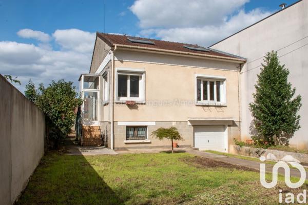 Maison traditionnelle 5 pièces de 130 m² à Paray-Vieille-Poste (91550)
