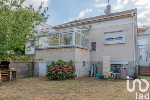 Maison traditionnelle 5 pièces de 130 m² à Paray-Vieille-Poste (91550)