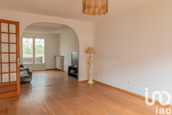 Maison traditionnelle 5 pièces de 130 m² à Paray-Vieille-Poste (91550)