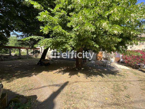 Maison
         12 pièces
        - 289 m² Bien prestige 435 000 € *