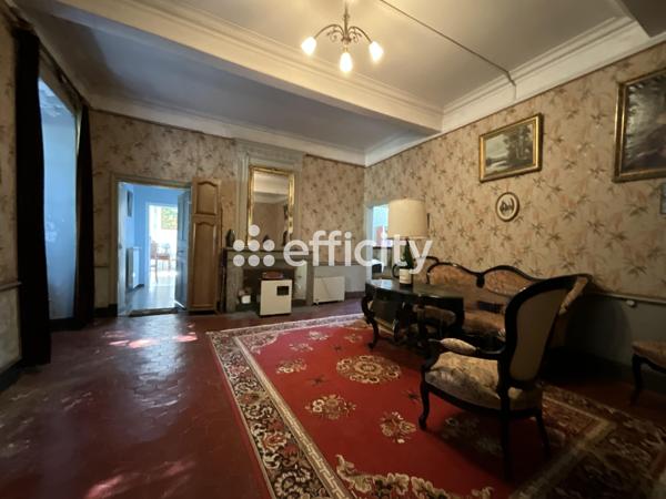 Maison
         12 pièces
        - 289 m² Bien prestige 435 000 € *