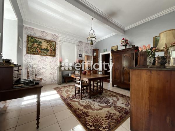 Maison
         12 pièces
        - 289 m² Bien prestige 435 000 € *