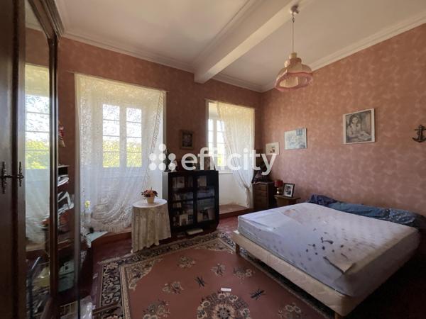 Maison
         12 pièces
        - 289 m² Bien prestige 435 000 € *