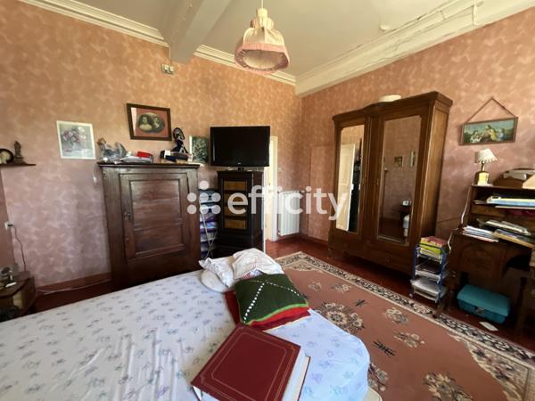 Maison
         12 pièces
        - 289 m² Bien prestige 435 000 € *