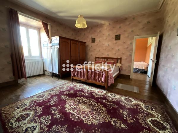 Maison
         12 pièces
        - 289 m² Bien prestige 435 000 € *