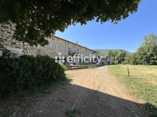 Maison
         12 pièces
        - 289 m² Bien prestige 435 000 € *