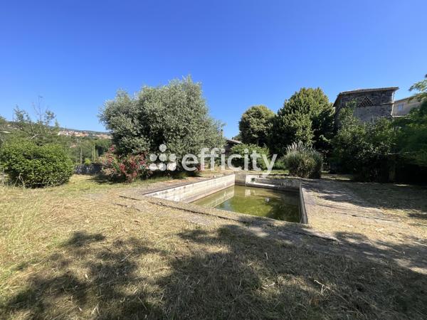Maison
         12 pièces
        - 289 m² Bien prestige 435 000 € *