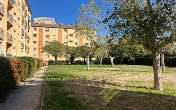 Appartement à vendre    3 pièces • 68 m2 Salon-de-Provence